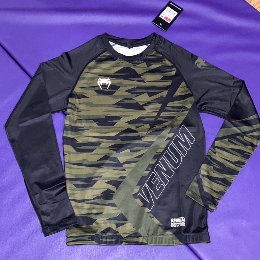 Venum Performance Long Sleeve Rashguard BJJ Jiu-Jitsu Mens Size Large NWT